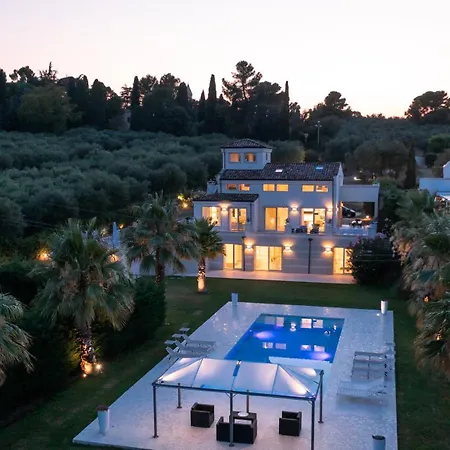 Bianca 10, Emma Villa *