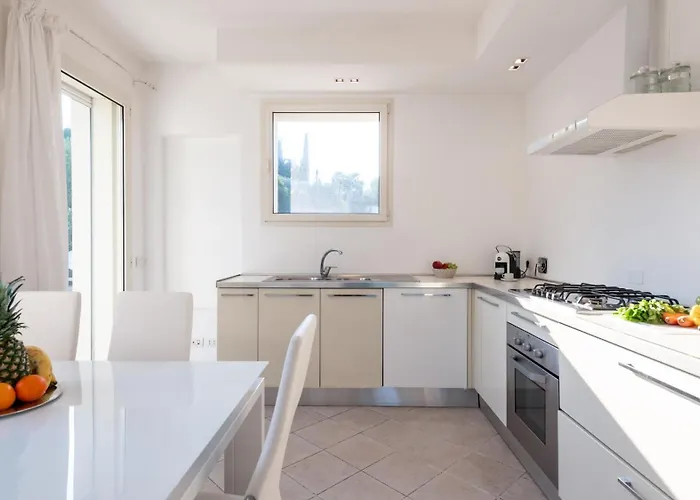 Bianca 10, Emma Villa Misano Adriatico