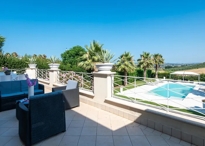 Bianca 10, Emma Villa *