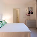 Bianca 10, Emma Villa