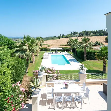 Bianca 10, Emma 빌라 *