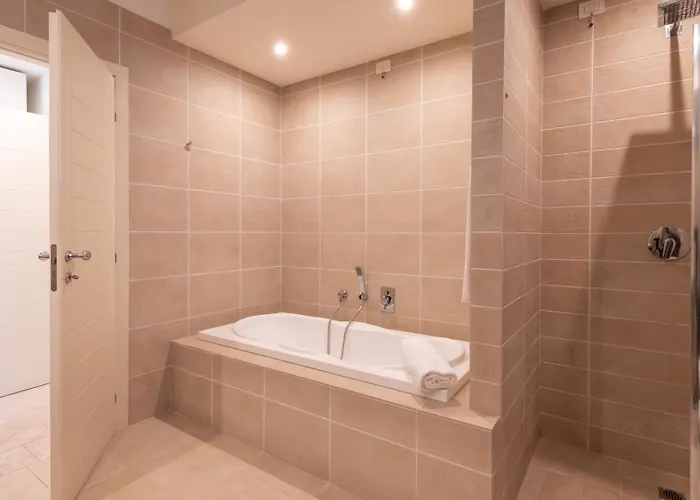 Bianca 10, Emma 미사노아드리아티코