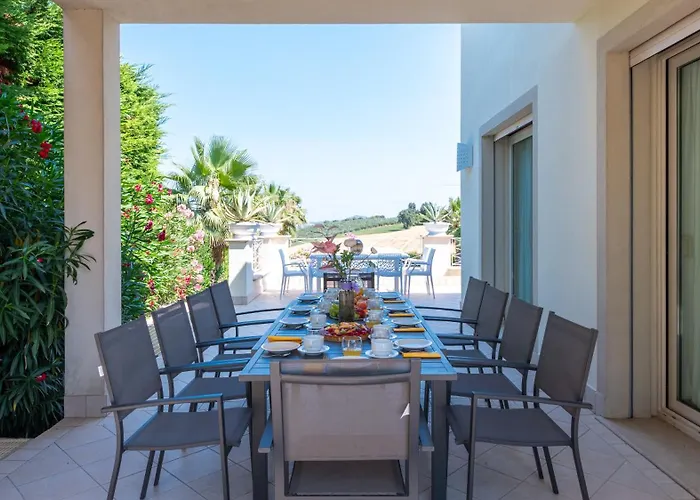 Bianca 10, Emma 빌라 미사노아드리아티코