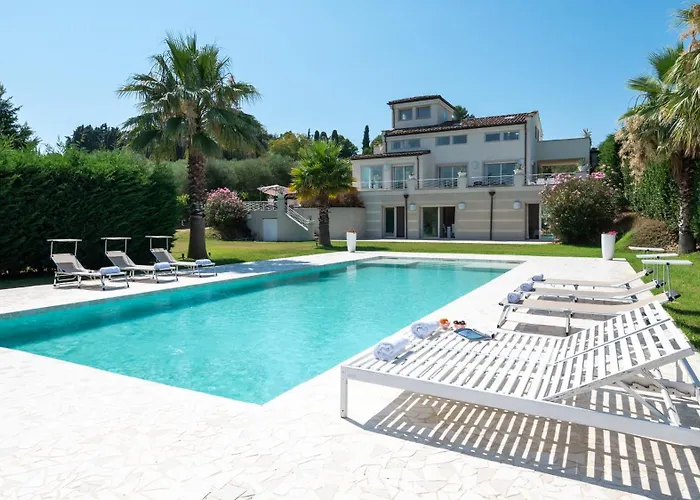 Bianca 10, Emma 미사노아드리아티코