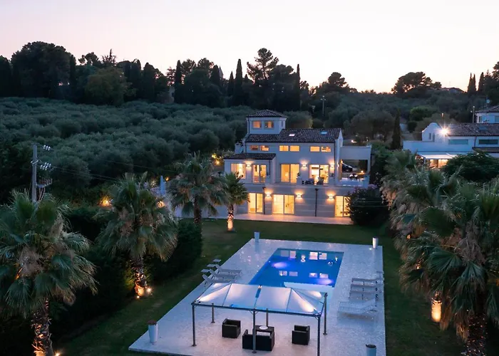 Bianca 10, Emma Villa *